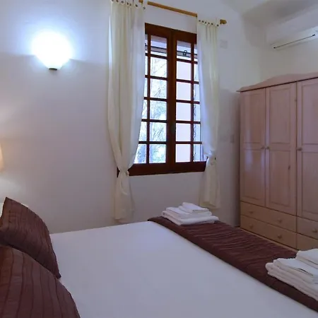 Maddalena - Giardinelli לה מדלנה